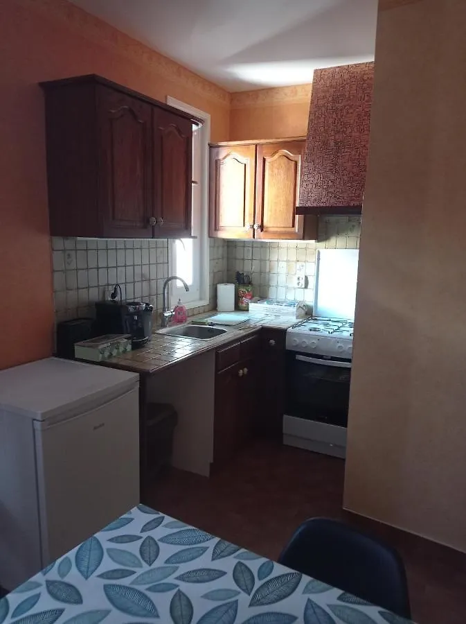 La Maison Des Bananiers Bas-en-Basset 0*,